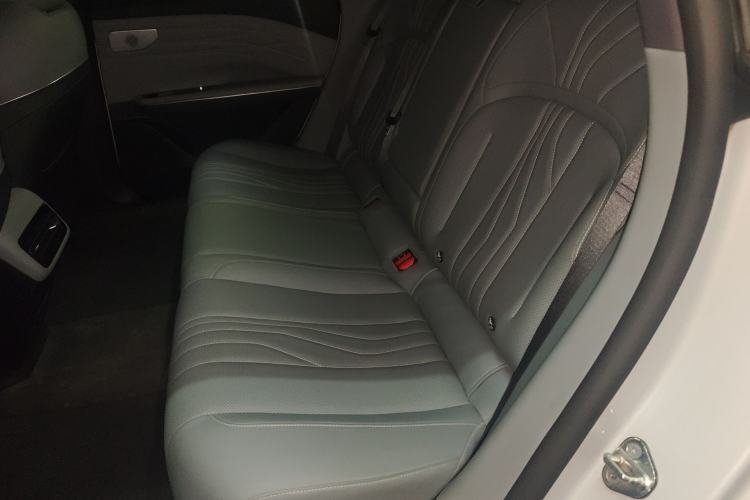 Used Geely Galaxy E8 2024 665 km Range Rear-Drive Starship Long-Range Version