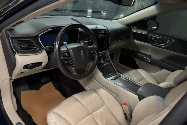 Used Lincoln Continental 2017 2.0T Two-Wheel Drive Deluxe Edition Interior 9