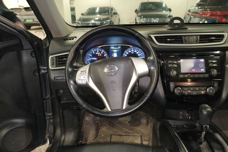 Used Nissan X-Trail 2014 2.0L CVT Comfort Edition 2WD Steering Wheel