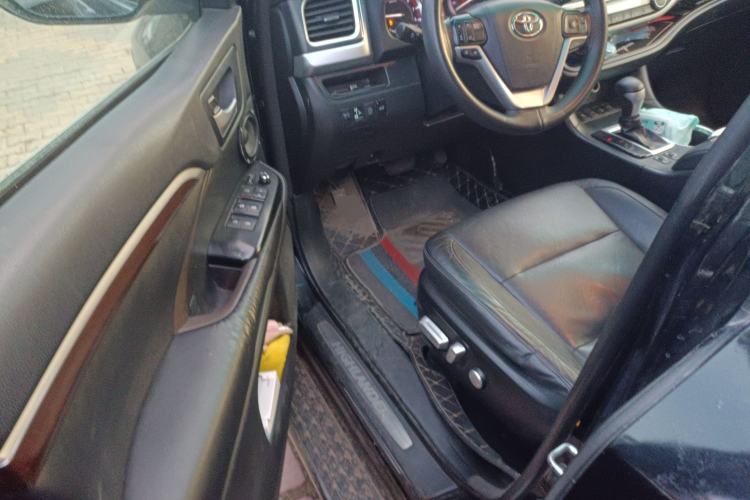 Used Toyota Highlander 2017 2.0T Four-Wheel Drive Luxury Edition 7 Seats