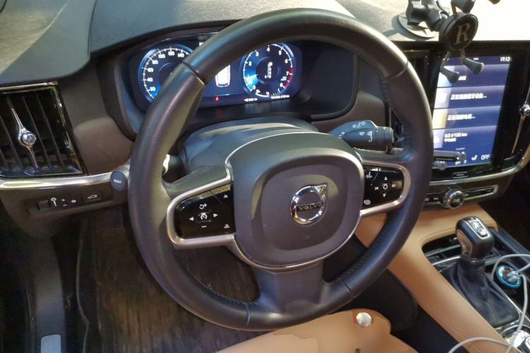 Used Volvo V90 2017 Cross Country T5 AWD Smart Range Edition