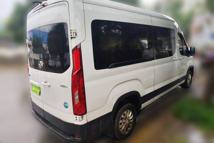 Used SAIC MAXUS Xintu V90 2019 2.0T Manual ZhiDuXing Rear-Drive Single-Tire Extended-Height Roof 7-Seater
