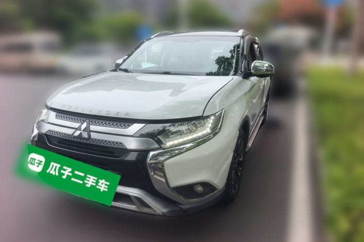 Used Mitsubishi Outlander 2019 2.0L Two-Wheel Drive Comfort Edition 5 Seats China V Standard Guazi used car, China used car export, Used car for sale, Used  cars, Cheapest cars for sale