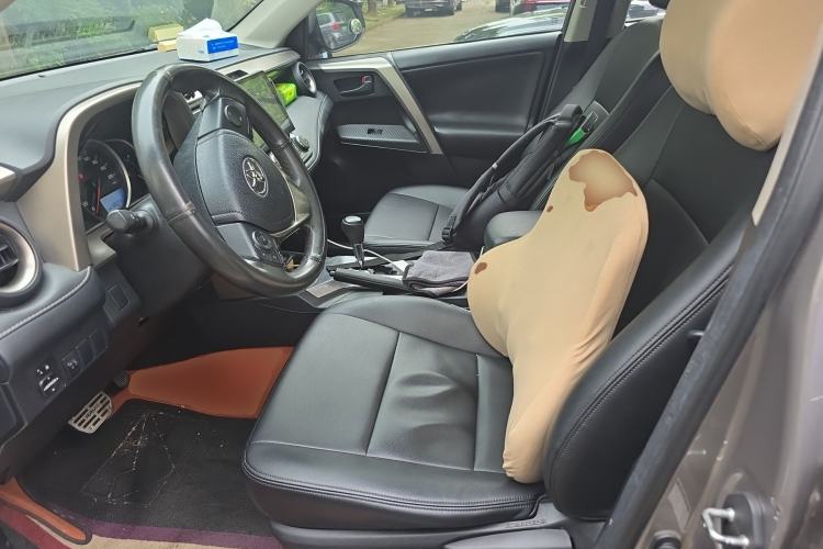 Used Toyota RAV4 2015 2.0L CVT Two-Wheel Drive Fashion Edition Left Front Seat