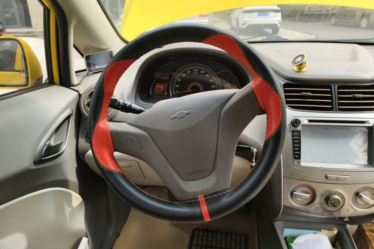 Used Chevrolet Sail 2011 Hatchback 1.4L AMT Happiness Edition
