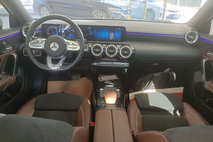 Used Mercedes-Benz A-Class 2021 A 200 L Sport Sedan Fashion Model
