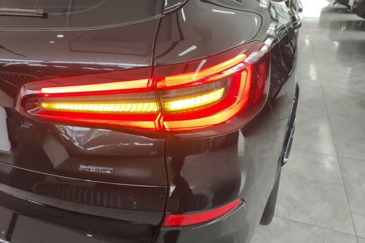 Used BMW X5 2022 xDrive 40Li Luxury Edition M Sport Package