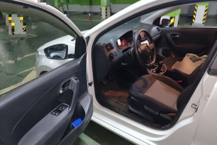 Used Volkswagen Polo 2014 1.4L Manual Fashion Edition Driver Seat