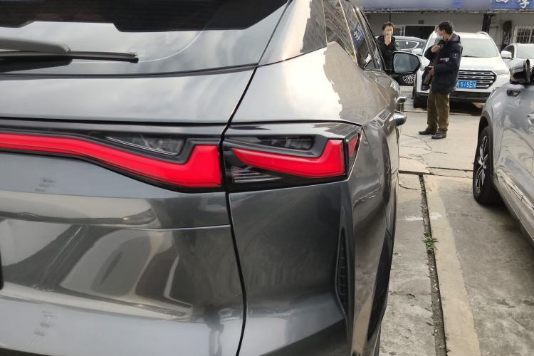 Used CHANGAN OSHAN Z6 2023 Blue Whale 1.5T DCT Smart-Led City Edition Exterior 6