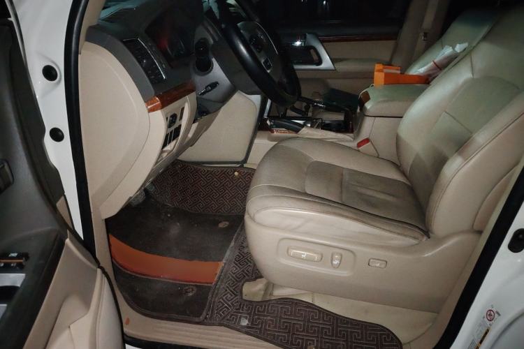 Used Toyota Land Cruiser 2012 4.0L Automatic VX
