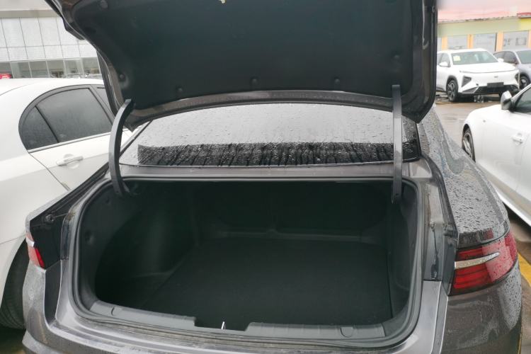 Used Geely Auto Preface 2025 Dongfang Yao 2.0TD Moonlight Edition Trunk