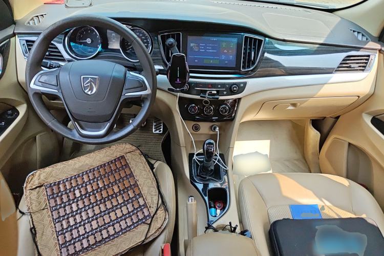 Used Baojun 730 2016 1.5T Manual Comfort Version 7 Seats
