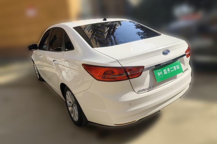 Used Ford Escort 2015 1.5L Automatic Fashion Model
