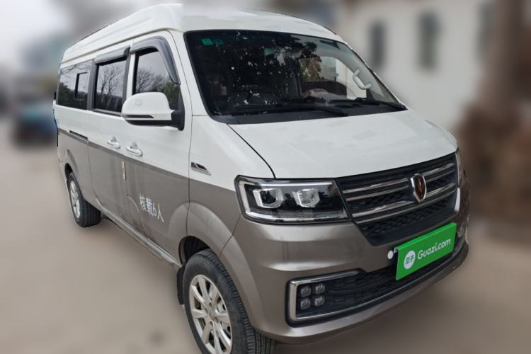 Used Jinbei New Hiace S 2023 1.5L Wealth Edition Passenger Van 5/6/7-Seater Central Air Conditioning Version SWC15M
