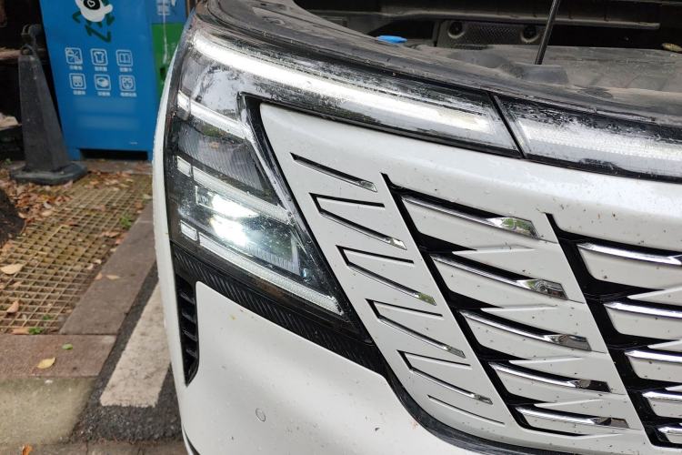 Used CHANGAN CS75 PLUS 2025 4th Generation 1.5T New Blue Whale Smart Flagship Version Right Front Headlight