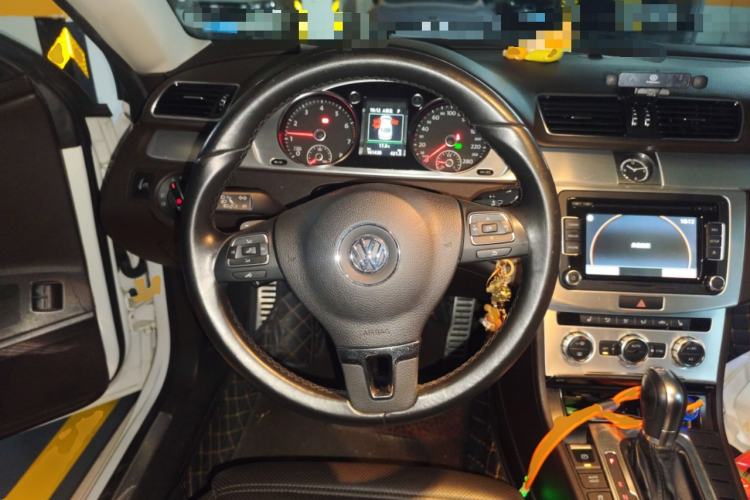 Used Volkswagen FAW-Volkswagen CC 2016 1.8TSI Luxury Model Steering Wheel