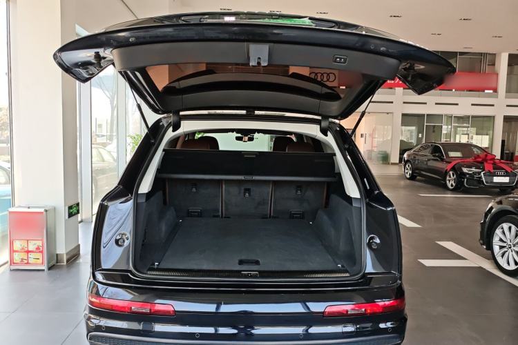 Used Audi Q7 2016 40 TFSI S line Sport Edition Trunk