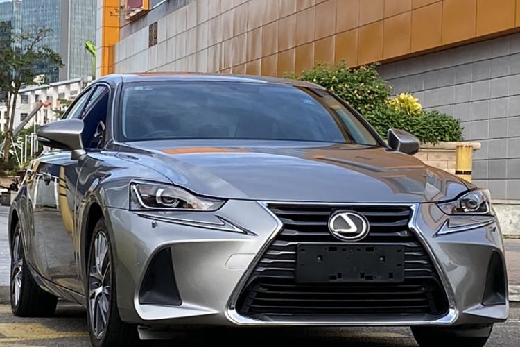 Used Lexus IS 2017 300 Leading Edition
