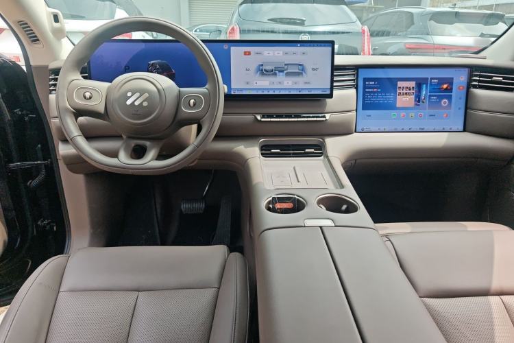 Used IM LS6 2026 Model Range-Extending 66 Max+ Center Console