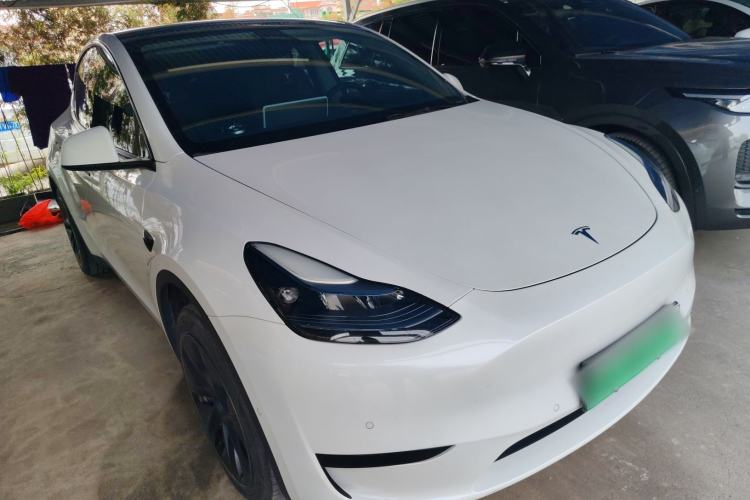 Used Tesla Model Y 2023 Rear-Wheel-Drive Version Front Right 45 Deg