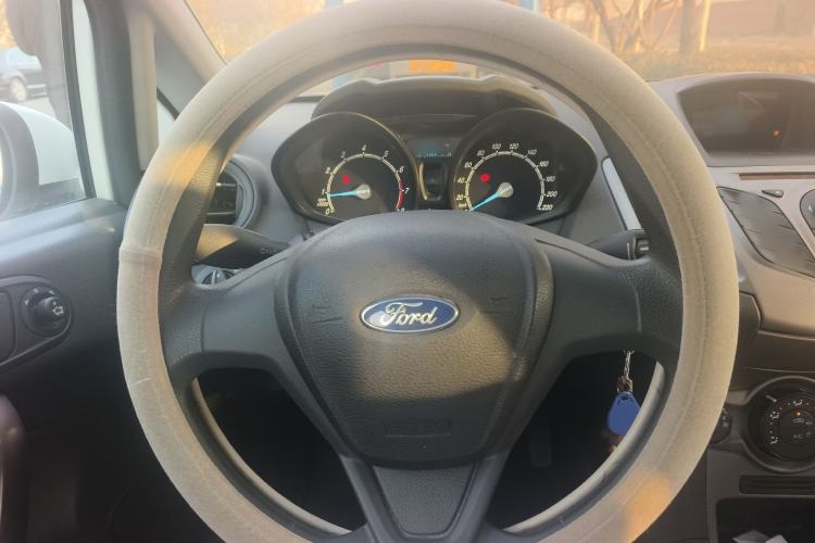 Used Ford Fiesta 2013 Sedan 1.5L Manual Fashion Edition
