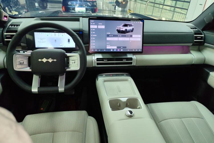 Used Formula Leopard Tai 7 2025 Model 190 km Four-Wheel Drive Ultra Edition Center Console