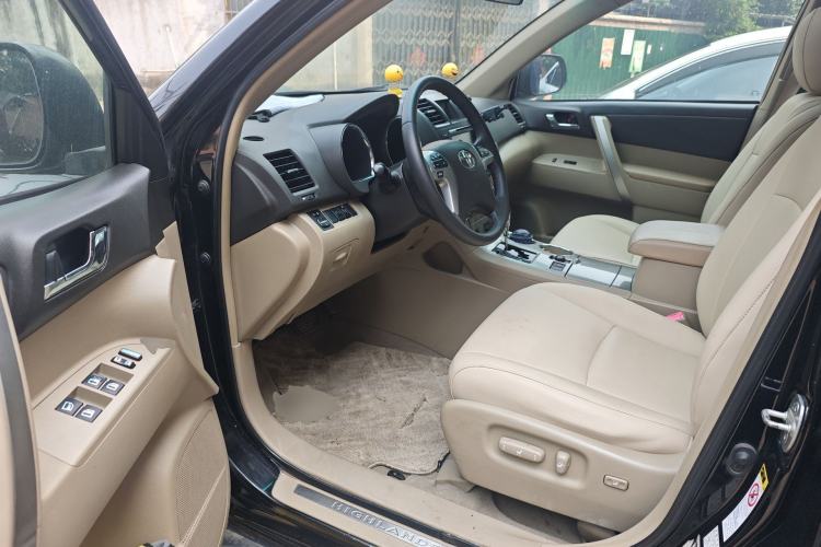 Used Toyota Highlander 2012 2.7L Two-Wheel Drive 7-Seater Luxury Edition