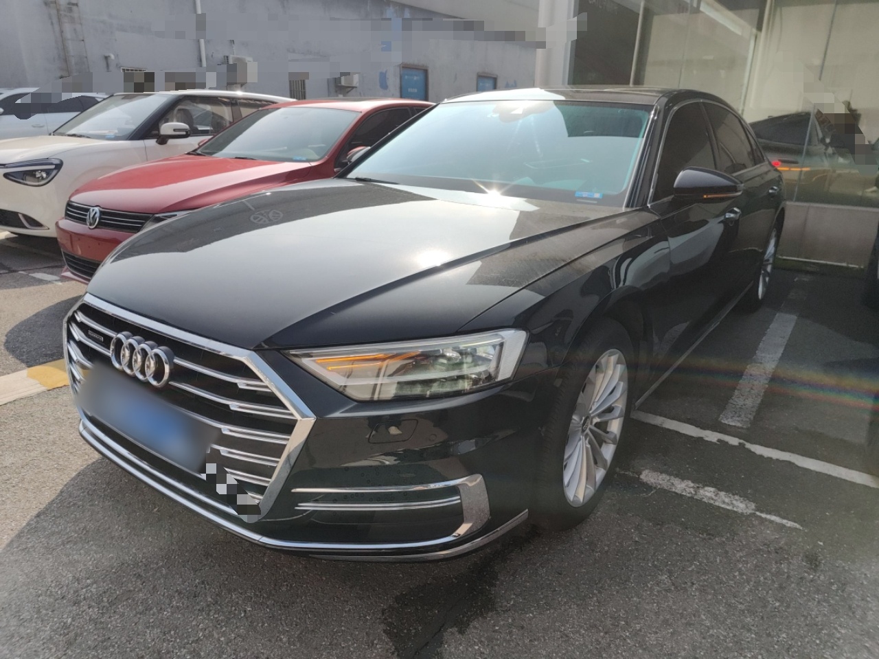 Под передней частью автомобиля