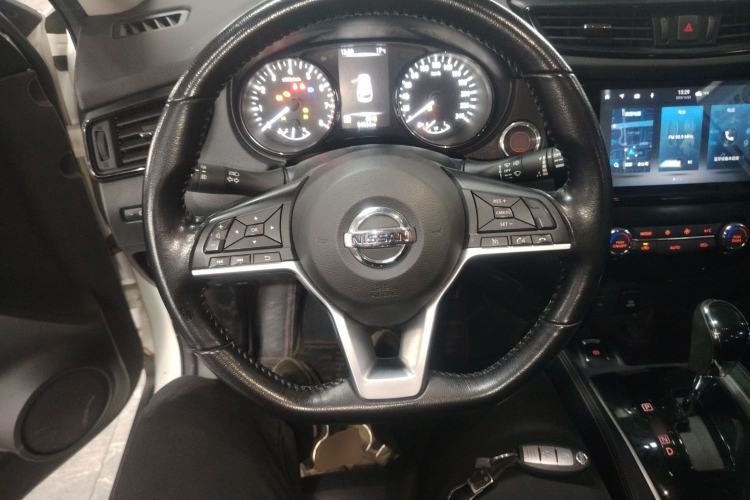 Used Nissan X-Trail 2022 2.0L Two-Wheel Drive Smart Connect Premium Edition
