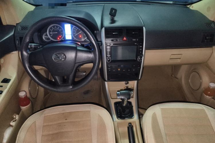 Used BAIC E Series 2013 Sedan 1.5L Automatic Lotte Edition Center Console