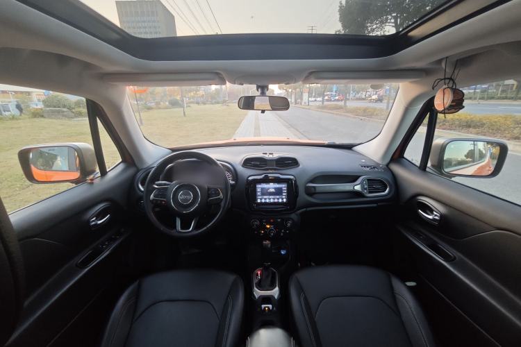 Used Jeep Renegade 2021 220T Automatic Elite Edition Interior 4