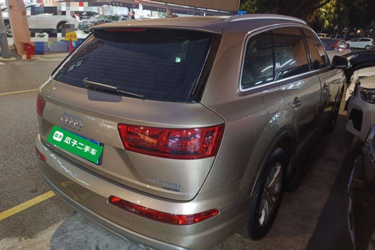 Used Audi Q7 2018 40 TFSI Comfort Model
