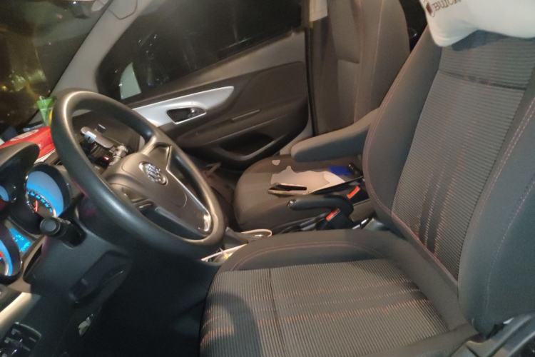 Used Buick Encore 2015 1.4T Automatic Two-Wheel Drive Urban Elite Version
