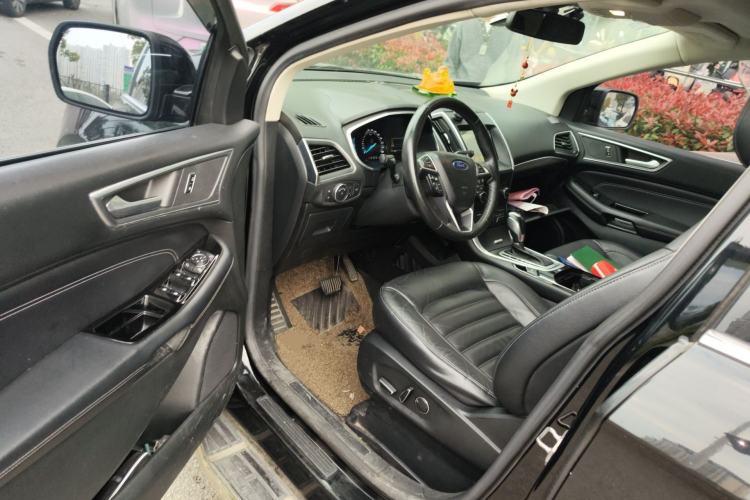 Used Ford Edge 2016 EcoBoost 245 Four-Wheel Drive Titanium Edition 7-Seater Driver Seat