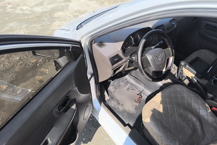 Used Wuling Hongguang 2020 1.2L S Base Model China VI LSI Driver Seat