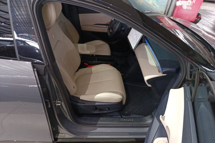 Used Lynk & Co Z20 2025 530 km Range Rear-Wheel Drive Max
