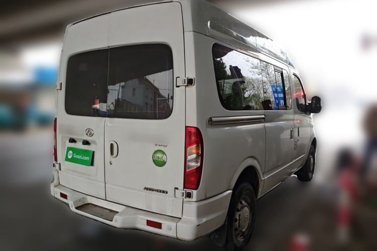 Used SAIC MAXUS Xintu V80 2017 2.5T 5-Speed Manual Aoyuntong National V Short Wheelbase Mid-Roof 5/6/10-Seater
