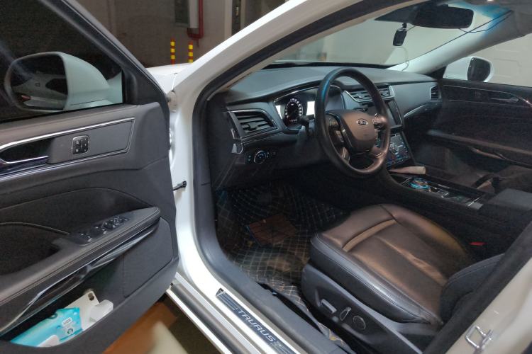 Used Ford Taurus 2017 EcoBoost 245 Luxury Model
