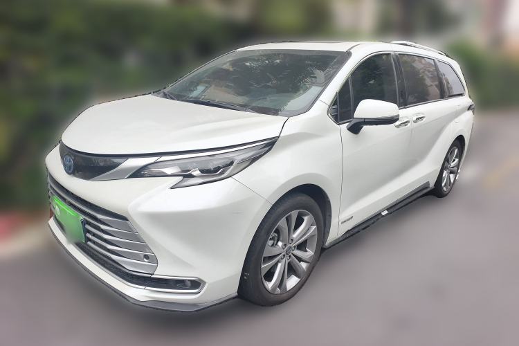 Used Toyota Sienna 2023 2.5L Hybrid Platinum Edition