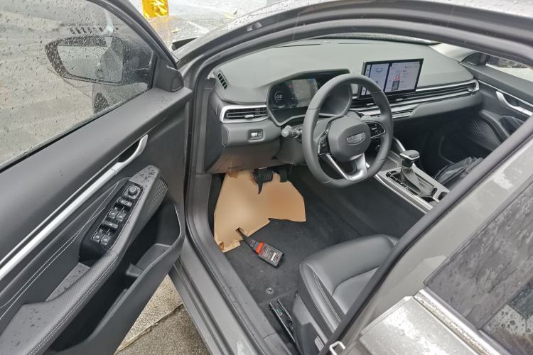 Used Geely Auto Emgrand 2025 4th Generation 1.5L CVT Luxury Version Driver Seat