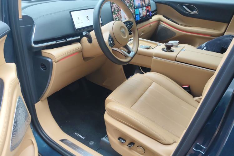 Used VOYAH Dream 2025 PHEV Four-Wheel Drive Prestige Kunpeng Edition
