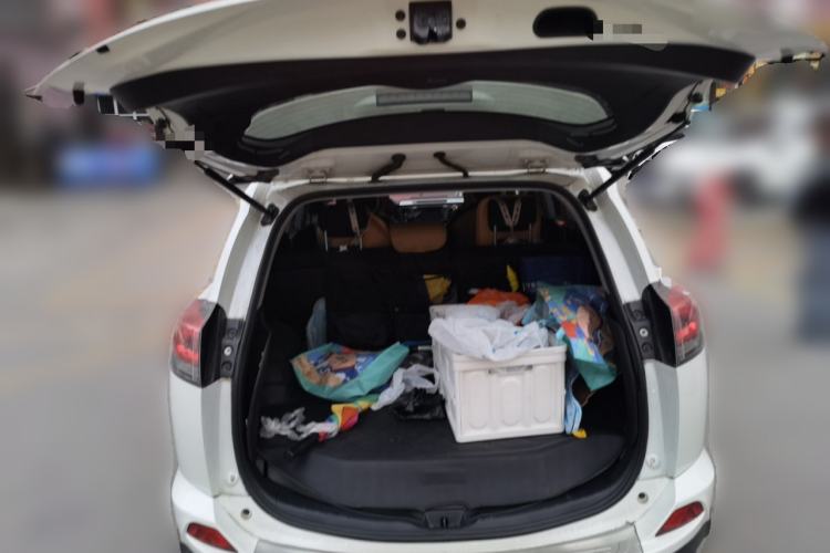 Used Toyota RAV4 2016 2.0L CVT Two-Wheel Drive Fashion Edition China V Standard Trunk