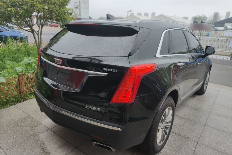 Used Cadillac XT5 2018 25T Luxury Model Rear Right 45 Deg