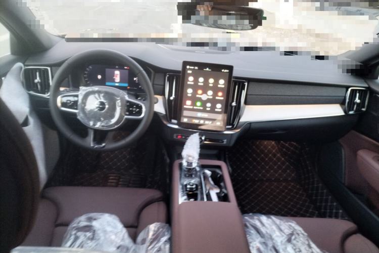 Used Volvo S90 2026 B5 Zhiyuan Luxury Edition