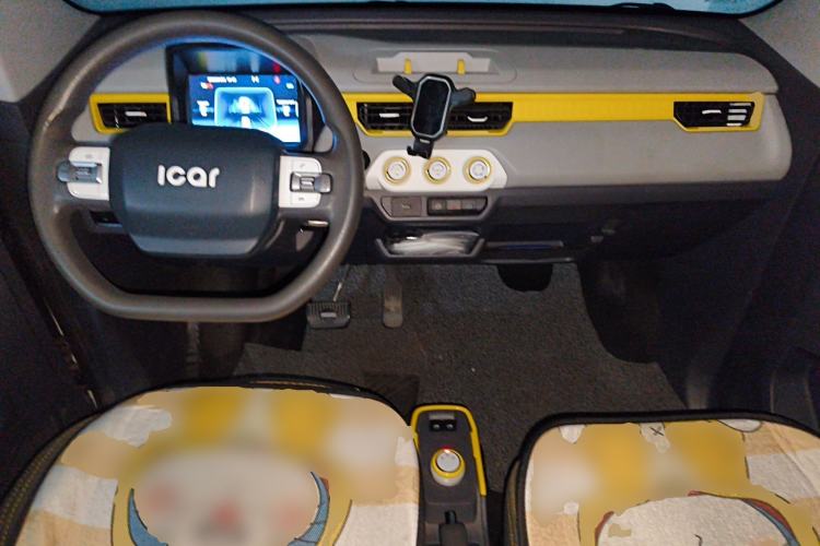 Used Chery QQ Ice Cream 2022 170km Sundae Phosphate Lithium-Ion Center Console