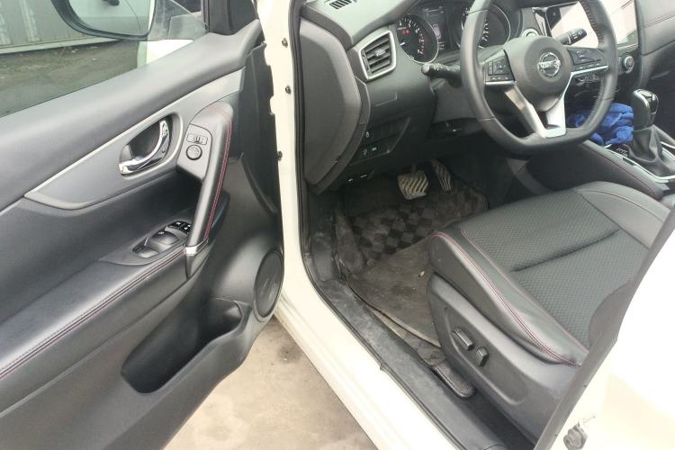 Used Nissan Qashqai 2019 2.0L CVT Luxury Edition Driver Seat