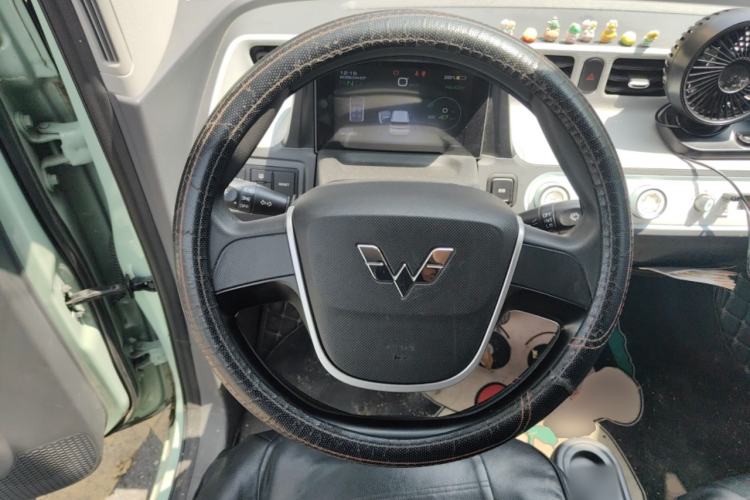 Used Wuling Hongguang MINIEV 2021 Macaron Premium Model – Lithium Iron Phosphate Steering Wheel
