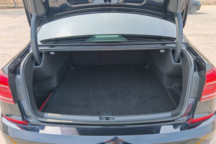 Used Volkswagen Passat 2017 380TSI DSG Prestige Edition Trunk