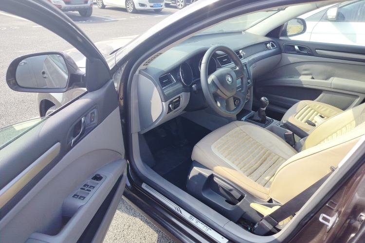 Used Skoda Superb 2013 1.4TSI Manual Shengshi Edition Driver Seat