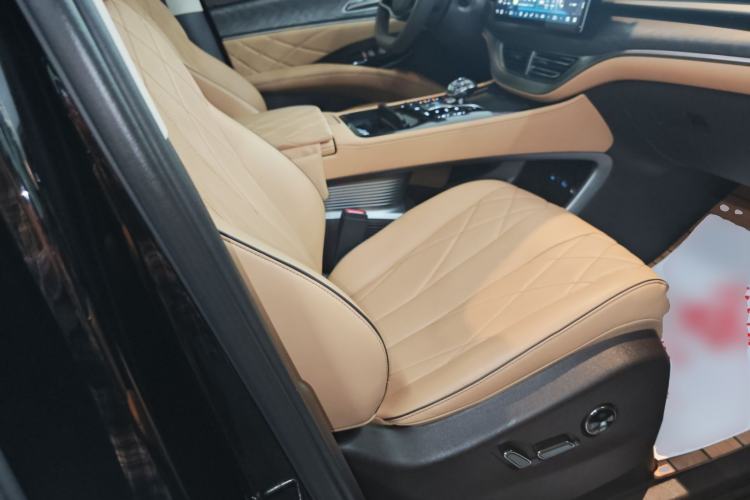 Used Denza D9 2024 DM-i 1050 Luxury Model